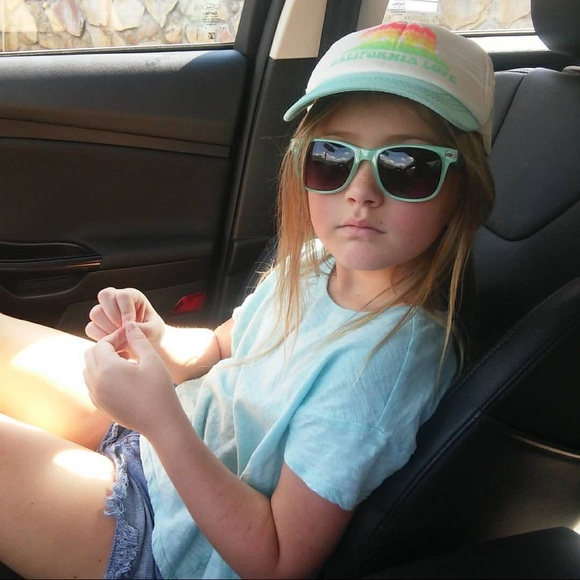 Hey! I'm Tabatha ➡️ insta: @its.good.2.be.home - Picture 2 of 3